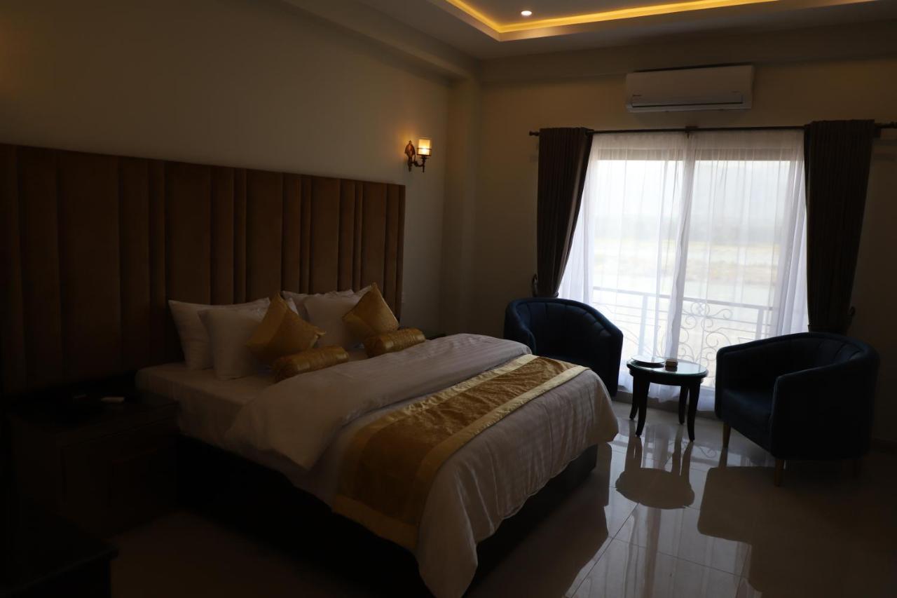 Swat Palace Hotel By Northin Mam Derai 外观 照片