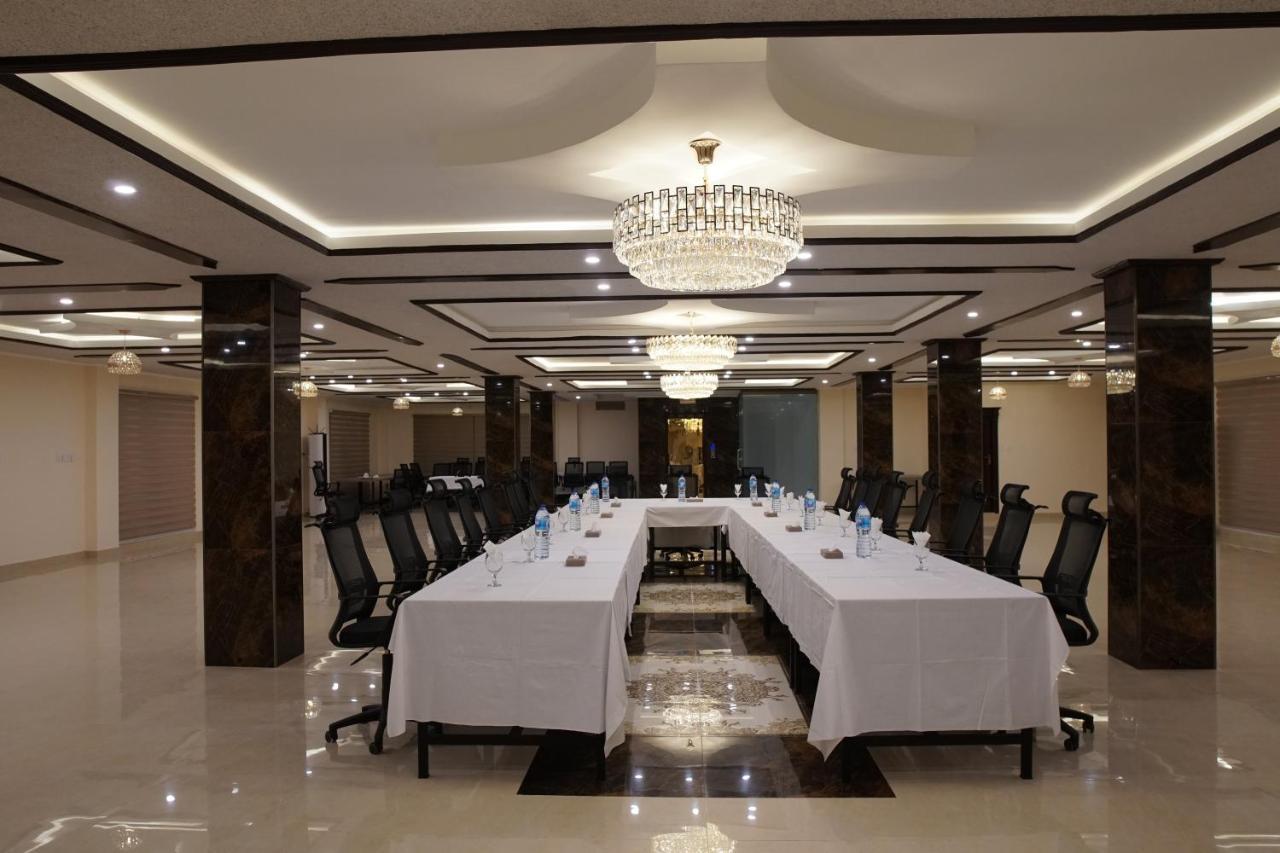 Swat Palace Hotel By Northin Mam Derai 外观 照片