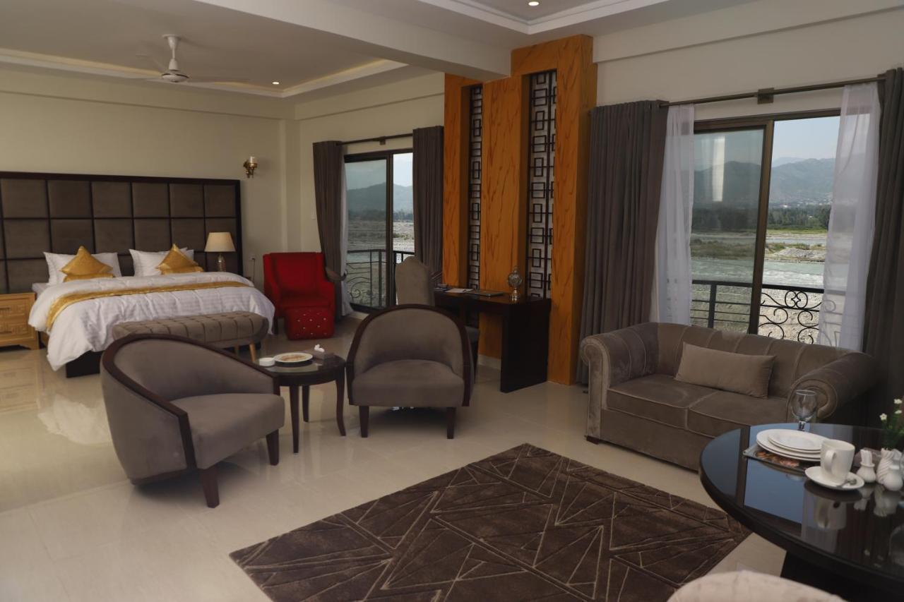 Swat Palace Hotel By Northin Mam Derai 外观 照片