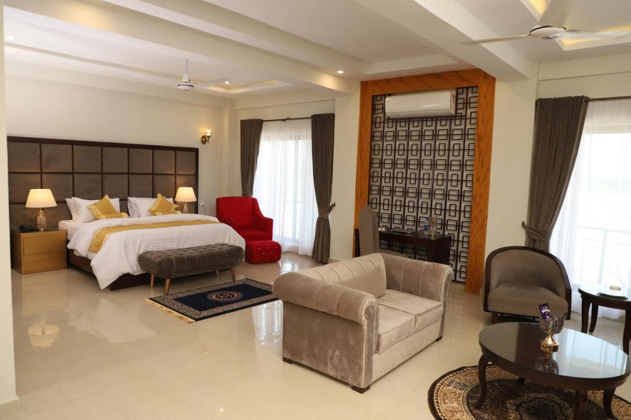 Swat Palace Hotel By Northin Mam Derai 外观 照片
